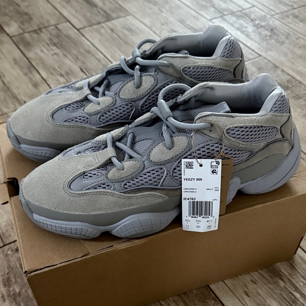 Yeezy 500 Sneakers in Light Gray and Beige